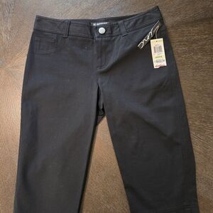 Womans International Concepts Black Bermuda Shorts Regular Fit Size 4P NWT